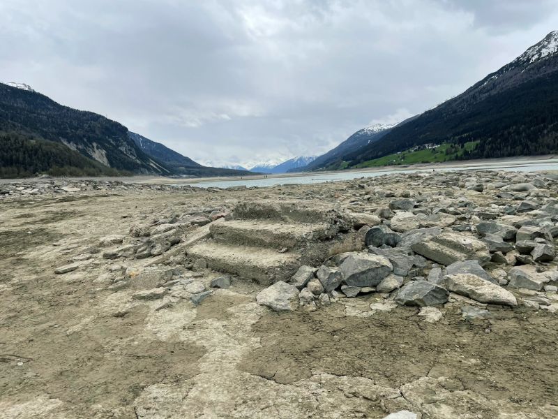 Lost village emerges from Italian lake after 70 years.