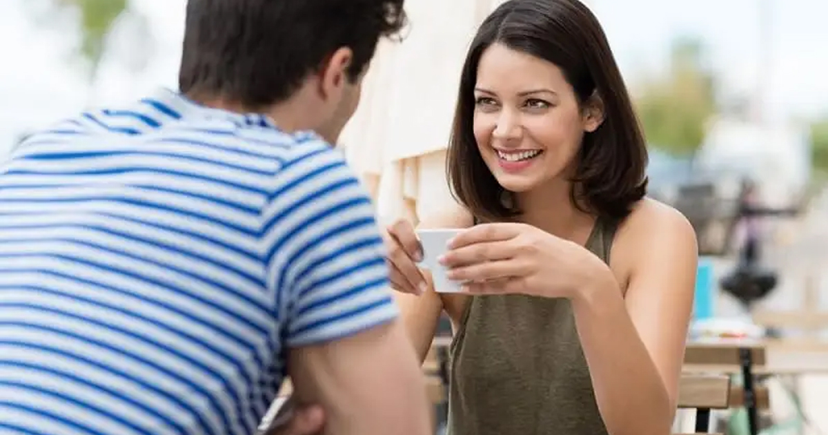 By these signs you can understand that a girl has started liking you