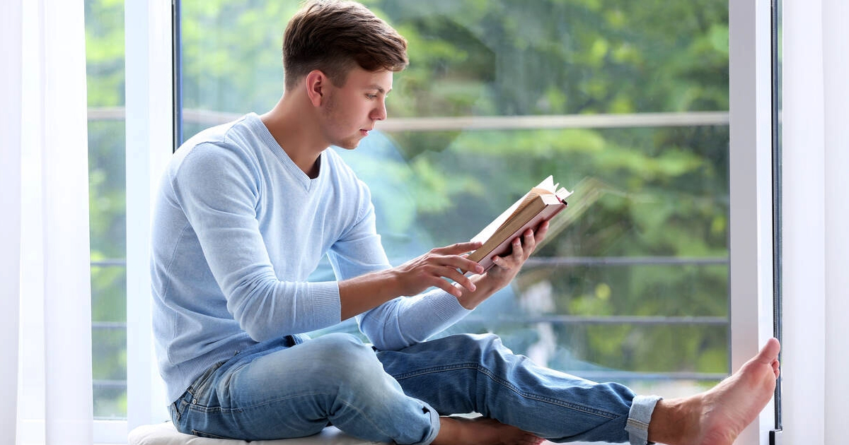 Men Reading