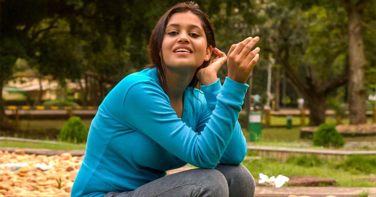 girl sitting in the park